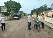 Wujud Kepedulian di Bulan Suci Ramadhan 1447: Kapolsubsektor Srikaton Bagikan Takjil Gratis untuk Warga