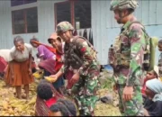 Binter TNI Dalam Ritual Bakar Batu Satgas Yonif 521/DY Bangun Komunikasi Sosial dengan Masyarakat Distrik Kurima