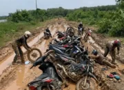 Warga Dusun Kuri Caddi Keluhkan Jalan Rusak Parah, Minta Perhatian Pemerintah Kabupaten Maros