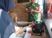 Babinsa Lakukan Pendataan Pengunjung Tempat Wisata, Ciptakan Situasi Aman dan Tertib