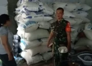 Babinsa Cek Stok Beras Pasca Lebaran, Pastikan Ketersediaan Aman dan Harga Stabil