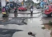 Jalan Poros Moncongloe Rusak Parah, Akses Strategis Makassar–Gowa–Maros Kian Dikeluhkan Warga