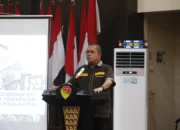 Gubernur NTT Tekankan Kolaborasi untuk Transformasi Ketenagakerjaan pada Peringatan May Day 2026