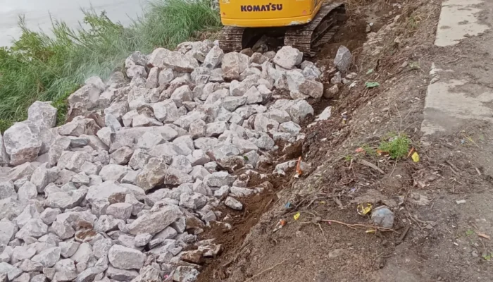 Ketua DPD APKAN RI Soroti Proyek Tanggul Sungai Waelennnae di Ganra, Papan Informasi Belum Terpasang
