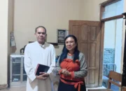 Roh Kudus Adalah Napas Kehidupan Gereja, Romo Gabriel Bouk Ajak Umat Hidup dalam Bahasa Kasih