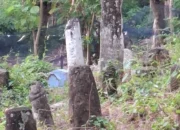 JEJAK TANAH MANDAR DI LAMBANAN: MENGAPA NISAN MAKAM KUNO BERUKURAN BESAR DAN MENJULANG TINGGI?   