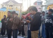 Menunggu Bupati, Aliansi Mahasiswa Soppeng Sampaikan Delapan Tuntutan: Dari Beasiswa hingga Pemerataan Pembangunan