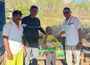Viral di Media Sosial, Nenek Rahel di Alor Terima Bantuan Beras SPHP dari Bulog Kalabahi