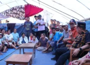 Gubernur Melki Bawa Bantuan untuk Pengungsi Waelengga, Minta Warga Tak Terburu-buru Pulang
