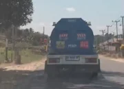 Mobil Tangki BBM Nyaris Tabrak Avanza di Ulu Onembute, Muatan Dipertanyakan
