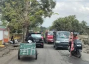 Kemacetan Panjang Mengular di Jalur Trans Sulawesi Salonro–Sengkang, Arus Kendaraan Tersendat